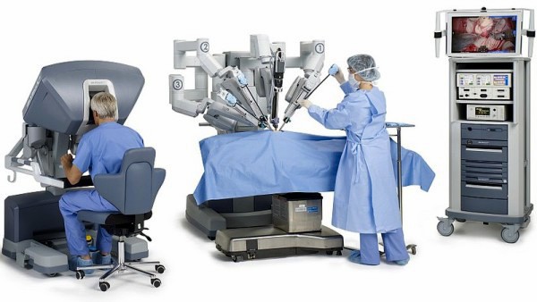 Der Medizinroboter Da Vinci ist derzeit das einzige System mit breiter internationaler Zulassung. (C) Intuitive Surgical