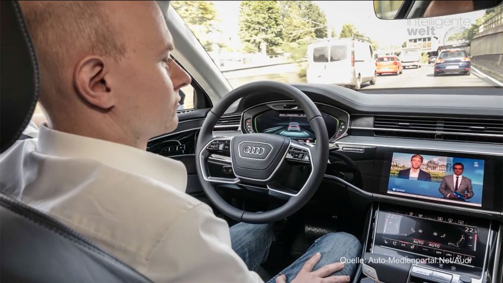 Der Audi A8 zeigt, was heute in Sachen Vernetzung, Assistenzsysteme, Integration zwischen Internet und Smartphone – und beim teilautonomen Fahren bis zu Level 3 – alles möglich ist.